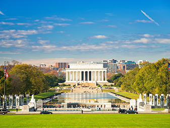 National Mall view of the Lincoln Memorial